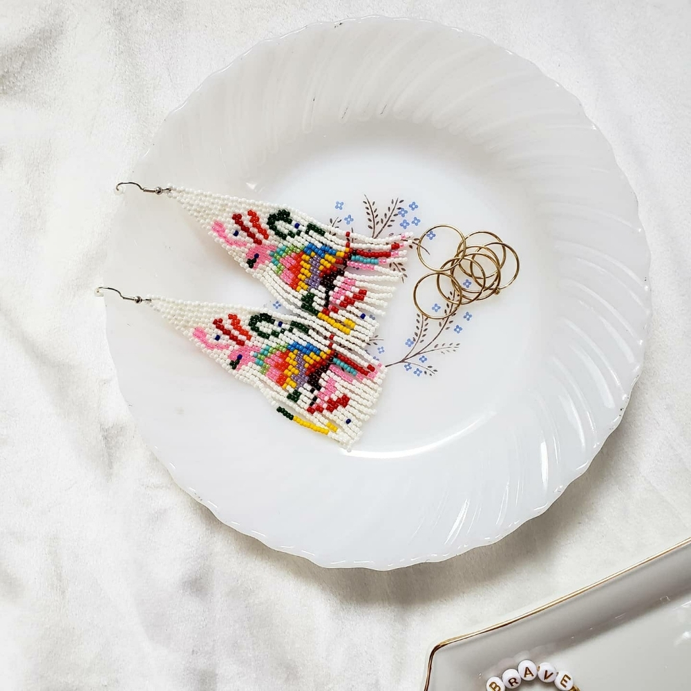 Vintage Milkglass Plate - Picture 1 of 4